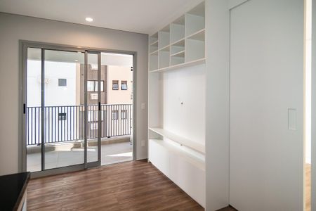 Studio para alugar com 32m², 1 quarto e sem vaga Studio para alugar com 32m², 1 quarto e sem vagaSala / Cozinha