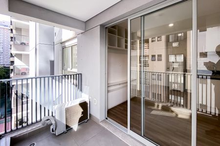Studio para alugar com 32m², 1 quarto e sem vaga Studio para alugar com 32m², 1 quarto e sem vagaVaranda