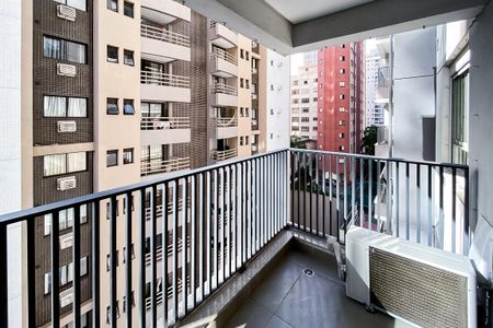 Studio para alugar com 32m², 1 quarto e sem vaga Studio para alugar com 32m², 1 quarto e sem vagaVaranda
