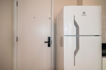 Studio para alugar com 32m², 1 quarto e sem vaga Studio para alugar com 32m², 1 quarto e sem vagaSala / Cozinha