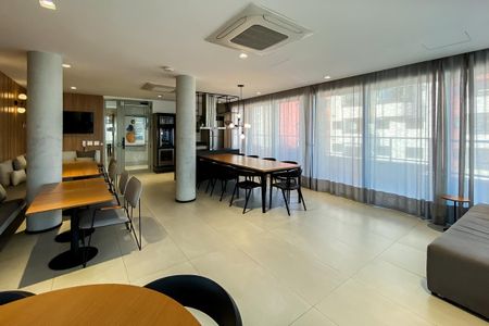 Studio para alugar com 32m², 1 quarto e sem vaga Studio para alugar com 32m², 1 quarto e sem vagaSalão de Jogos
