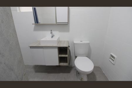 Apartamento para alugar com 60m², 2 quartos e sem vagaBanheiro