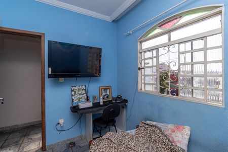 Casa à venda com 273m², 3 quartos e 4 vagas Casa à venda com 273m², 3 quartos e 4 vagasQuarto 2