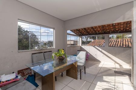Casa à venda com 273m², 3 quartos e 4 vagas Casa à venda com 273m², 3 quartos e 4 vagasSala de Jantar
