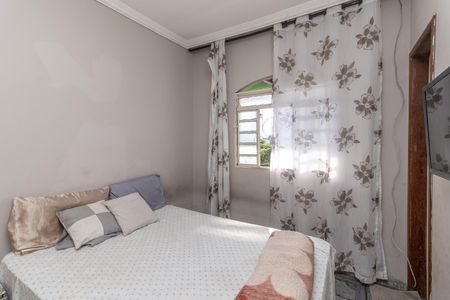 Casa à venda com 273m², 3 quartos e 4 vagas Casa à venda com 273m², 3 quartos e 4 vagasQuarto 3