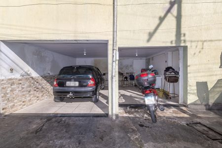 Garagem de casa à venda com 3 quartos, 273m² em Planalto, Belo Horizonte