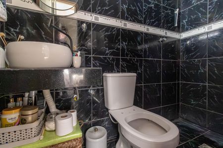 Casa à venda com 273m², 3 quartos e 4 vagas Casa à venda com 273m², 3 quartos e 4 vagasBanheiro da Suíte