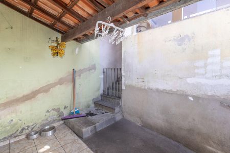 Quintal de casa à venda com 3 quartos, 273m² em Planalto, Belo Horizonte
