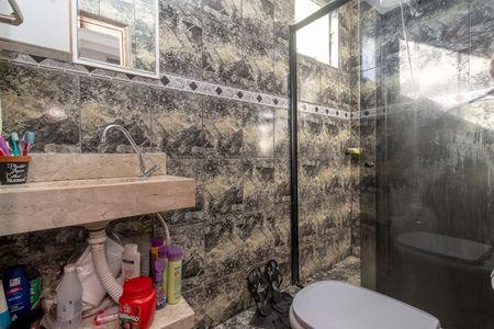 Casa à venda com 273m², 3 quartos e 4 vagas Casa à venda com 273m², 3 quartos e 4 vagasBanheiro Social