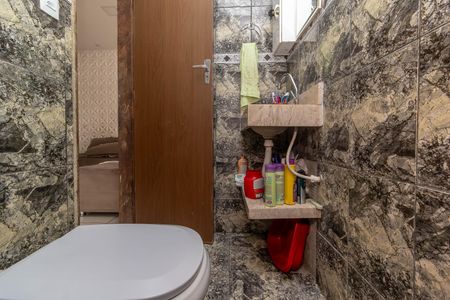 Banheiro Social de casa à venda com 3 quartos, 273m² em Planalto, Belo Horizonte