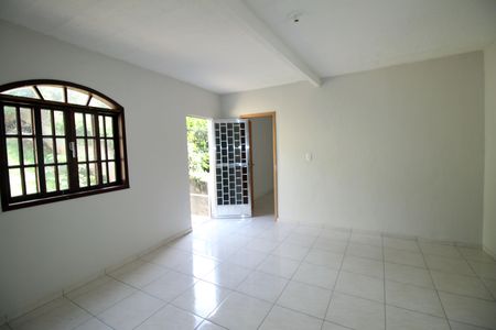 Sala de casa para alugar com 1 quarto, 110m² em Brás de Pina, Rio de Janeiro