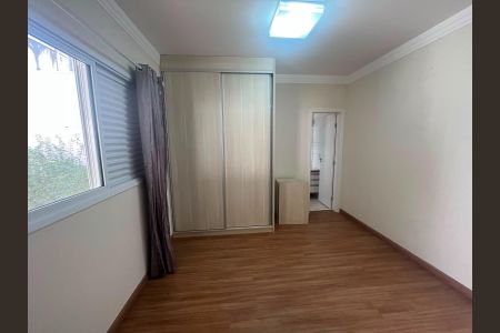 Casa de condomínio à venda com 234m², 3 quartos e 4 vagas