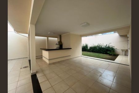 Casa de condomínio à venda com 234m², 3 quartos e 4 vagas