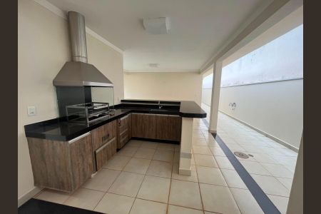 Casa de condomínio à venda com 234m², 3 quartos e 4 vagas