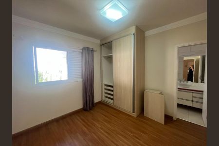 Casa de condomínio à venda com 234m², 3 quartos e 4 vagas