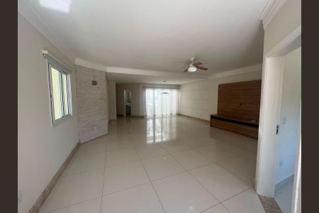 Casa de condomínio à venda com 234m², 3 quartos e 4 vagas