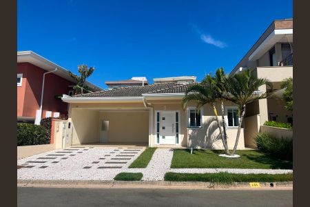 Casa de condomínio à venda com 234m², 3 quartos e 4 vagas