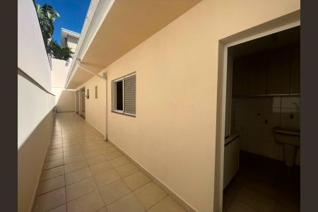 Casa de condomínio à venda com 234m², 3 quartos e 4 vagas