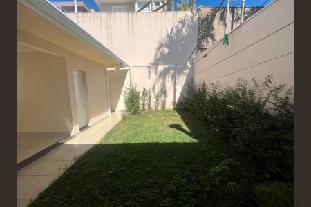 Casa de condomínio à venda com 234m², 3 quartos e 4 vagas