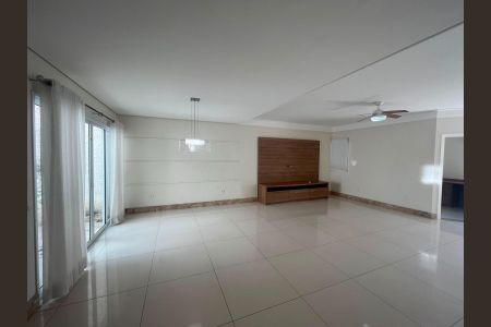 Casa de condomínio à venda com 234m², 3 quartos e 4 vagas
