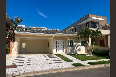 Casa de condomínio à venda com 234m², 3 quartos e 4 vagas