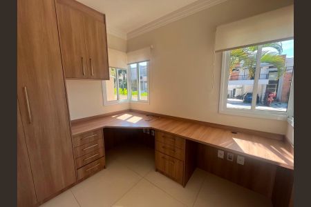 Casa de condomínio à venda com 234m², 3 quartos e 4 vagas