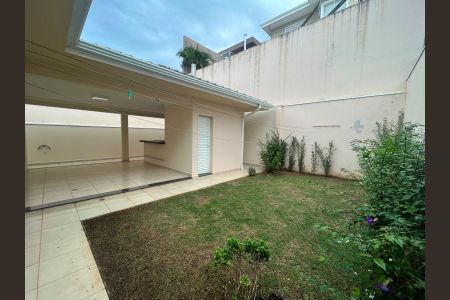 Casa de condomínio à venda com 234m², 3 quartos e 4 vagas