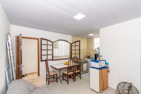 Sala de casa para alugar com 1 quarto, 40m² em Brás de Pina, Rio de Janeiro