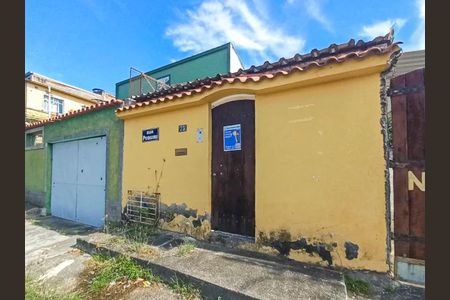Casa para alugar com 40m², 1 quarto e 1 vaga Casa para alugar com 40m², 1 quarto e 1 vagaFachada