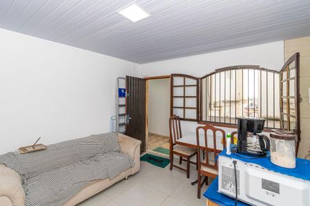 Sala de casa para alugar com 1 quarto, 40m² em Brás de Pina, Rio de Janeiro
