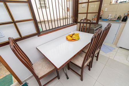 Casa para alugar com 40m², 1 quarto e 1 vaga Casa para alugar com 40m², 1 quarto e 1 vagaSala - Mesa