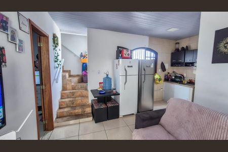 Sala de casa para alugar com 2 quartos, 80m² em Brás de Pina, Rio de Janeiro