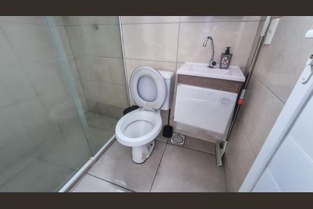 Casa para alugar com 80m², 2 quartos e 1 vaga Casa para alugar com 80m², 2 quartos e 1 vagaBanheiro