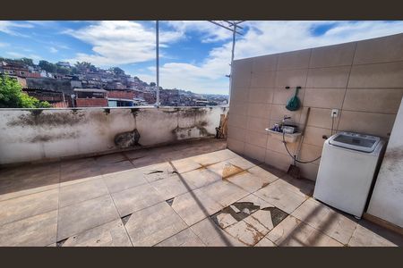 Casa para alugar com 80m², 2 quartos e 1 vaga Casa para alugar com 80m², 2 quartos e 1 vagaTerraço