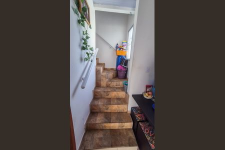 Casa para alugar com 80m², 2 quartos e 1 vaga Casa para alugar com 80m², 2 quartos e 1 vagaAcesso ao segundo andar