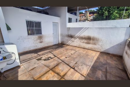 Casa para alugar com 80m², 2 quartos e 1 vaga Casa para alugar com 80m², 2 quartos e 1 vagaTerraço