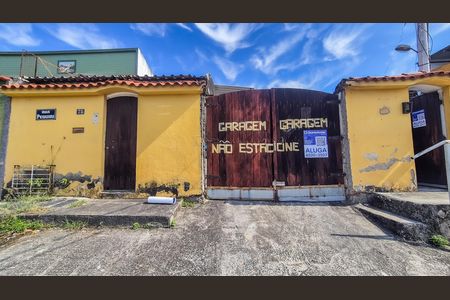 Casa para alugar com 80m², 2 quartos e 1 vaga Casa para alugar com 80m², 2 quartos e 1 vagaEntrada do Imóvel