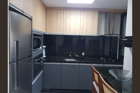 Cozinha de apartamento para alugar com 2 quartos, 64m² em Camaquã, Porto Alegre
