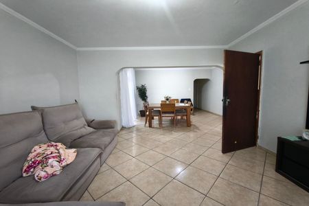 Casa à venda com 150m², 3 quartos e 4 vagasSala