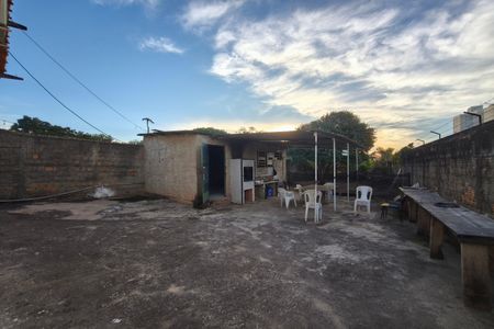 Casa à venda com 150m², 3 quartos e 4 vagasQuintal