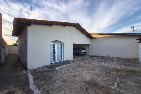 Casa à venda com 150m², 3 quartos e 4 vagasQuintal - Garagem