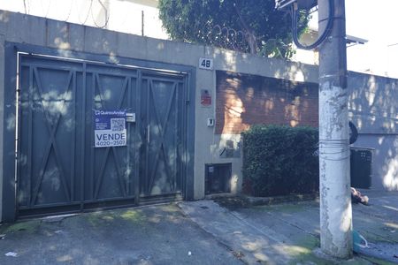 Fachada de casa à venda com 4 quartos, 180m² em Jardim da Gloria, São Paulo