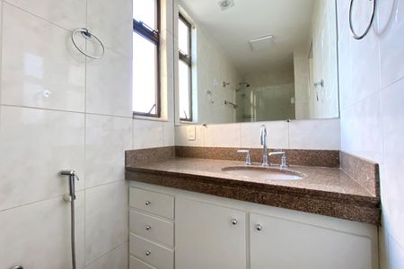 Apartamento para alugar com 95m², 3 quartos e 2 vagas Apartamento para alugar com 95m², 3 quartos e 2 vagasBanheiro da Suíte 1