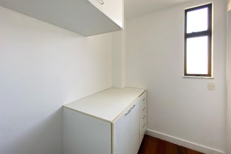 Apartamento para alugar com 95m², 3 quartos e 2 vagas Apartamento para alugar com 95m², 3 quartos e 2 vagasQuarto de Serviço
