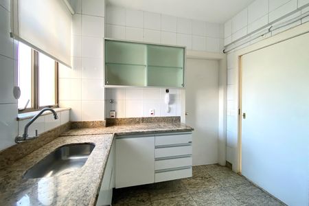 Apartamento para alugar com 95m², 3 quartos e 2 vagas Apartamento para alugar com 95m², 3 quartos e 2 vagasCozinha