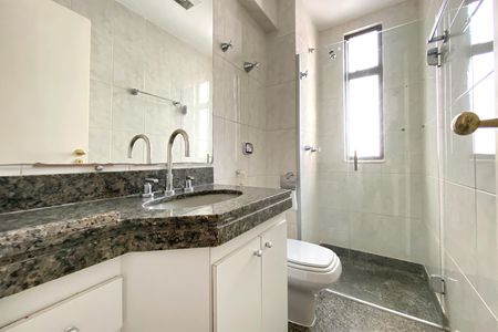 Apartamento para alugar com 95m², 3 quartos e 2 vagas Apartamento para alugar com 95m², 3 quartos e 2 vagasBanheiro
