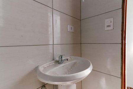 Casa para alugar com 59m², 1 quarto e sem vaga Casa para alugar com 59m², 1 quarto e sem vagaBanheiro