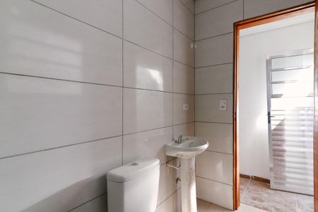 Casa para alugar com 59m², 1 quarto e sem vaga Casa para alugar com 59m², 1 quarto e sem vagaBanheiro