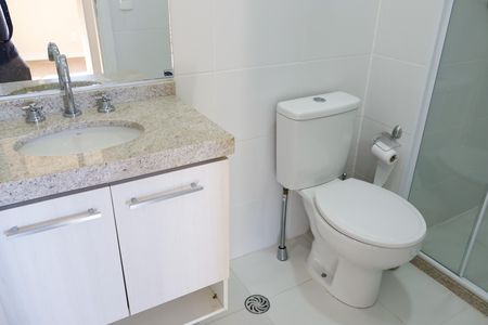 Apartamento para alugar com 55m², 2 quartos e 1 vaga Apartamento para alugar com 55m², 2 quartos e 1 vagaBanheiro