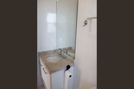 Apartamento para alugar com 55m², 2 quartos e 1 vaga Apartamento para alugar com 55m², 2 quartos e 1 vagaBanheiro da Suíte 2